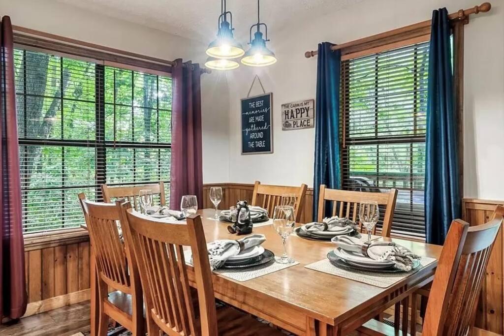 Beary Peaceful Smokies Retreat: Hot-Tub & Pools Villa Pigeon Forge Bagian luar foto
