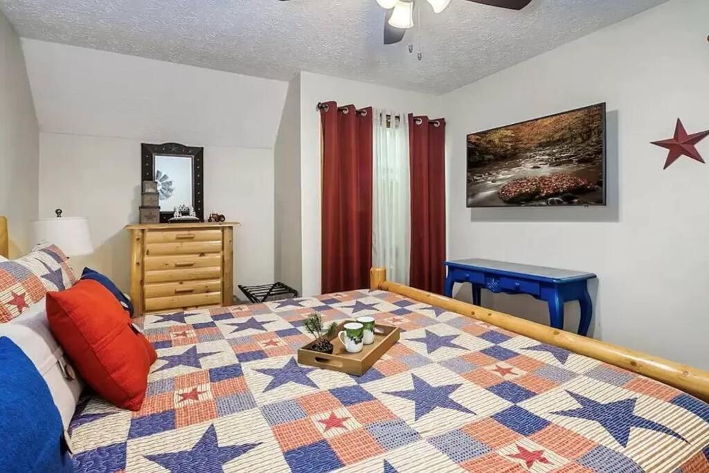 Beary Peaceful Smokies Retreat: Hot-Tub & Pools Villa Pigeon Forge Bagian luar foto